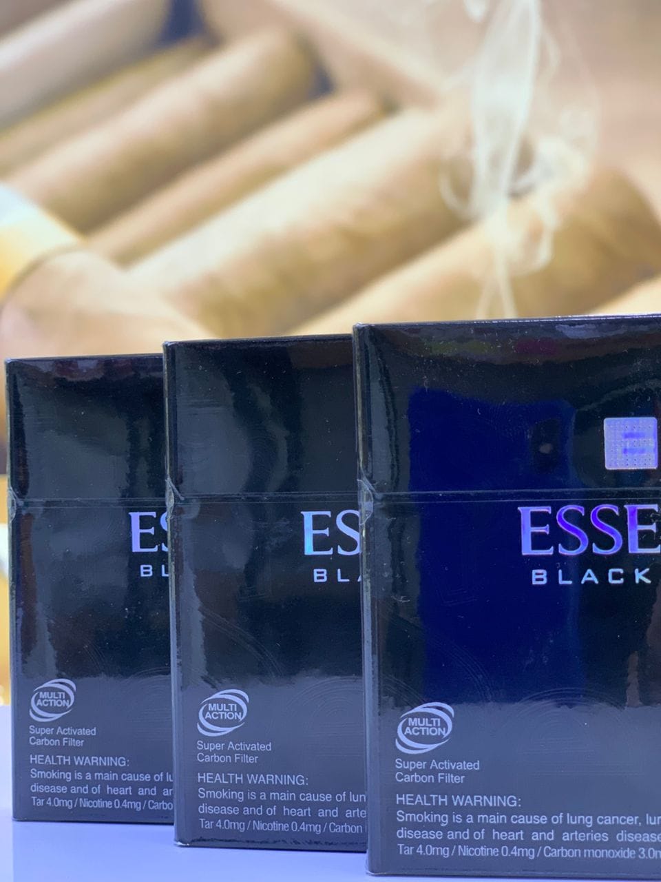 اسی بلک ESSE